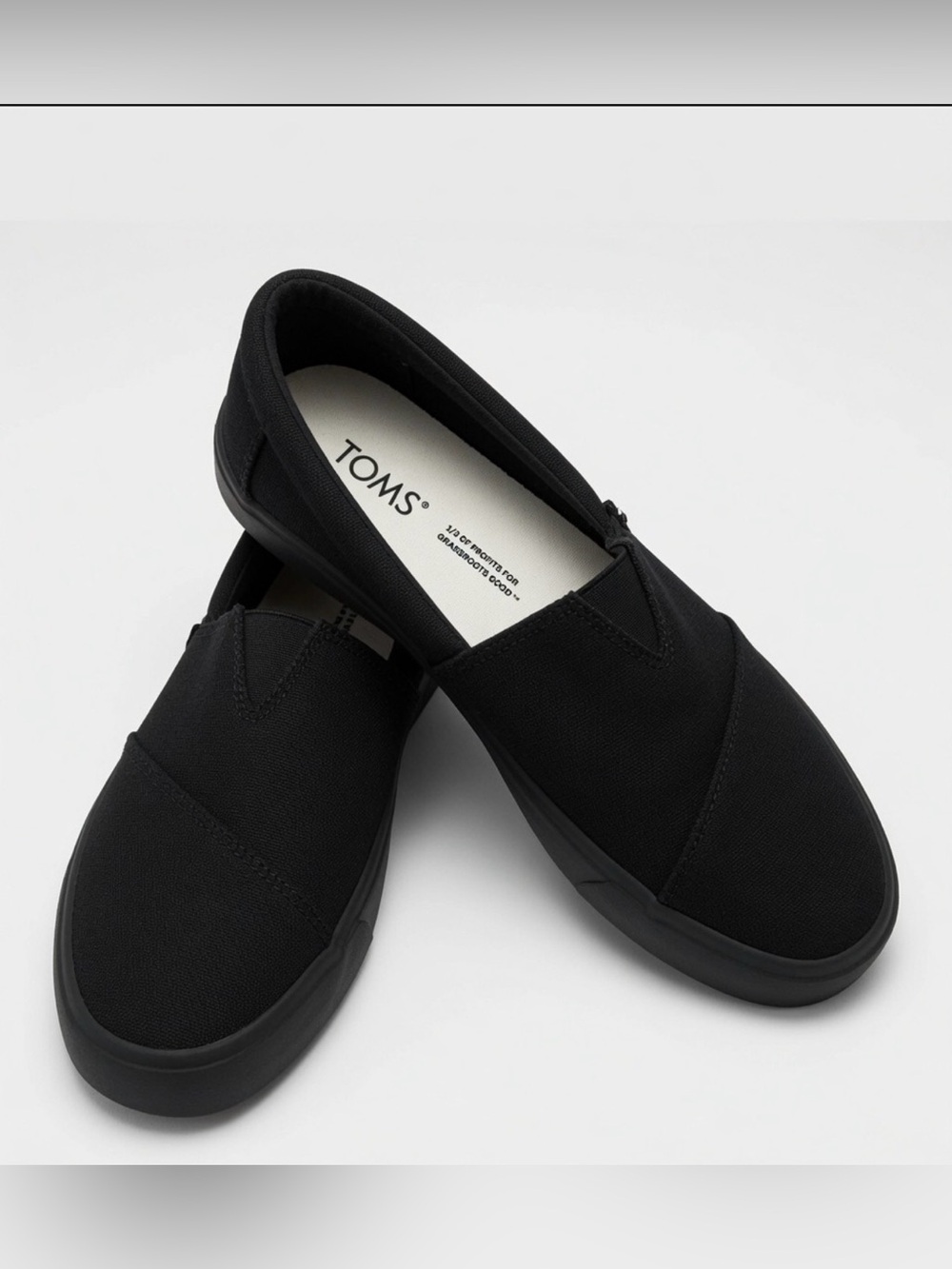 TOMS Black Canvas Slip-On Deck Shoes Men’s 7 NWOB **Free Shipping**